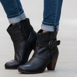 Born Crown Jailyn Black leather size 8 1/2 Bootie Boots